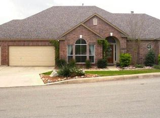 9214 Saucedo Dr, Helotes, TX 78023