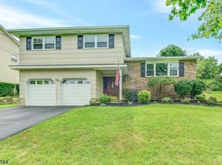 32 Lovell Dr, Wanaque, NJ 07465