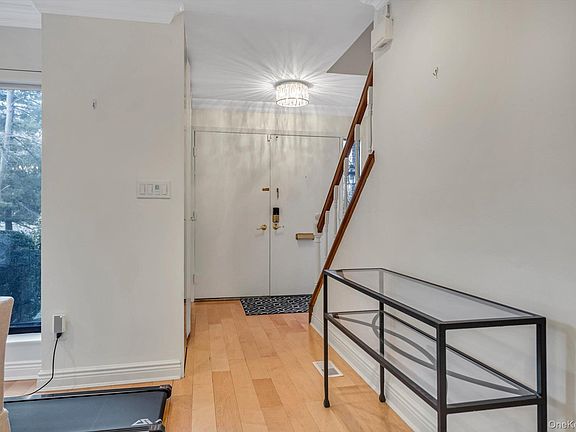 2nd image of 5 Fox Ridge