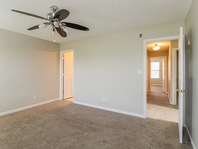 1225 Hampton Park Dr — Photo 13