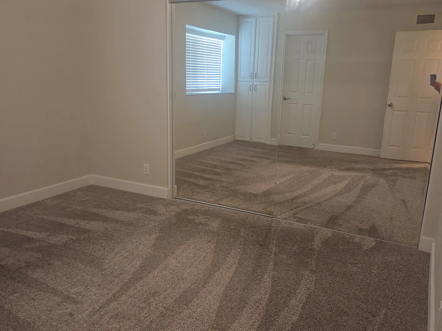 3 bed, 1927 sqft, $1,250 — Photo 4