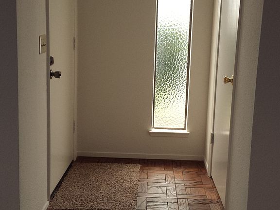 3rd image of 5950 Moss Creek Cir