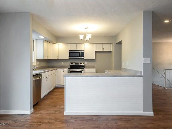 5th image of 1473 Glenwood Dr