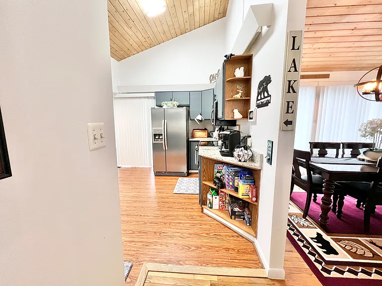Brenda Ln — Photo 19