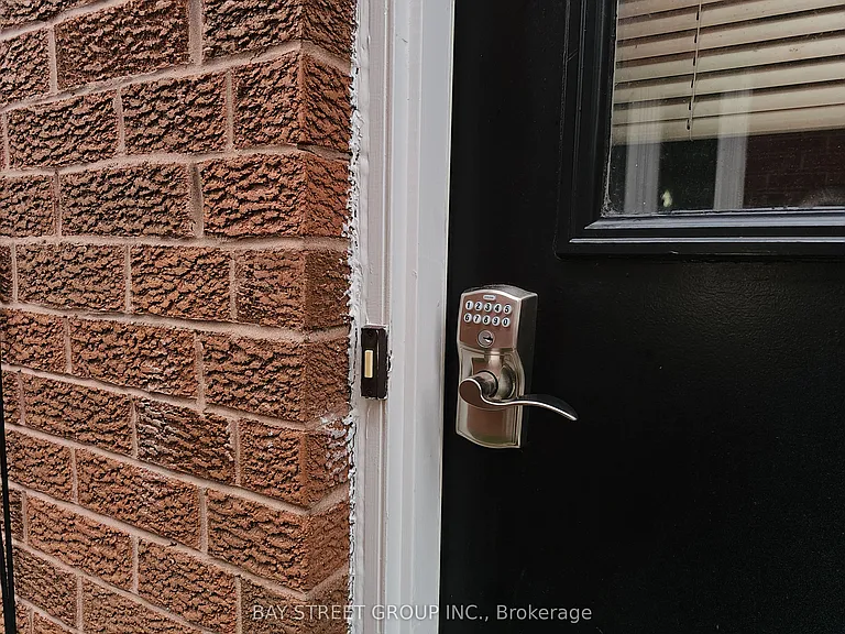 3177 Colonial Dr #1 — Photo 3