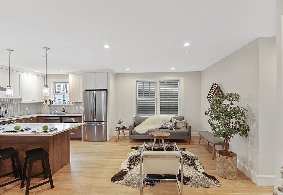 1st image of 269 Gold St #1
