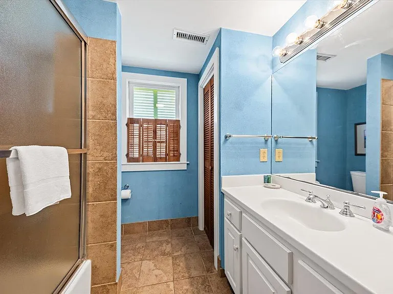 2714 Bayonne St — Photo 22