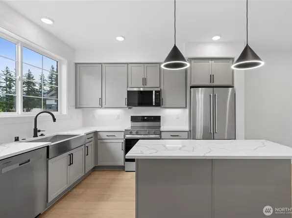 1191 Waterfall Way SE #1703, North Bend, WA 98045