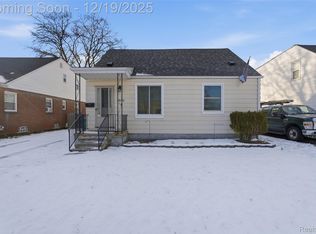 22785 Schroeder Ave, Eastpointe, MI 48021