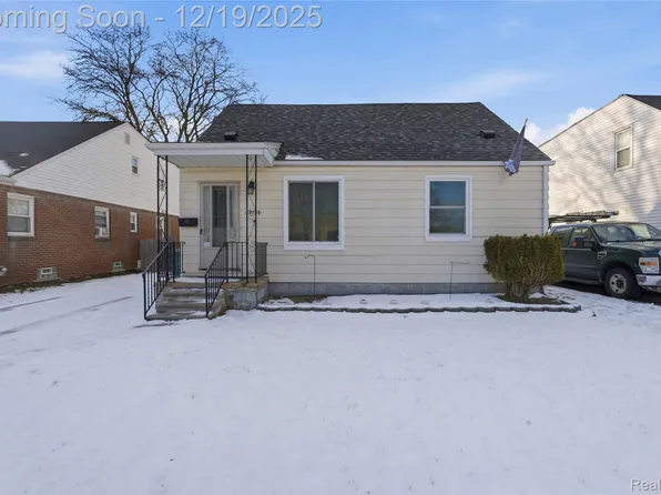 22785 Schroeder Ave, Eastpointe, MI 48021