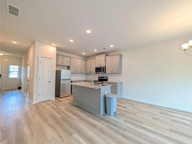 1354 Willow Brook Cir — Photo 4