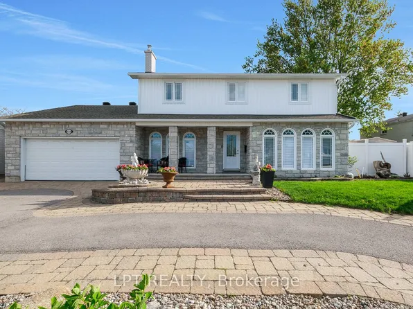 624 Pleasant Park Rd, Ottawa, ON K1H 5N5