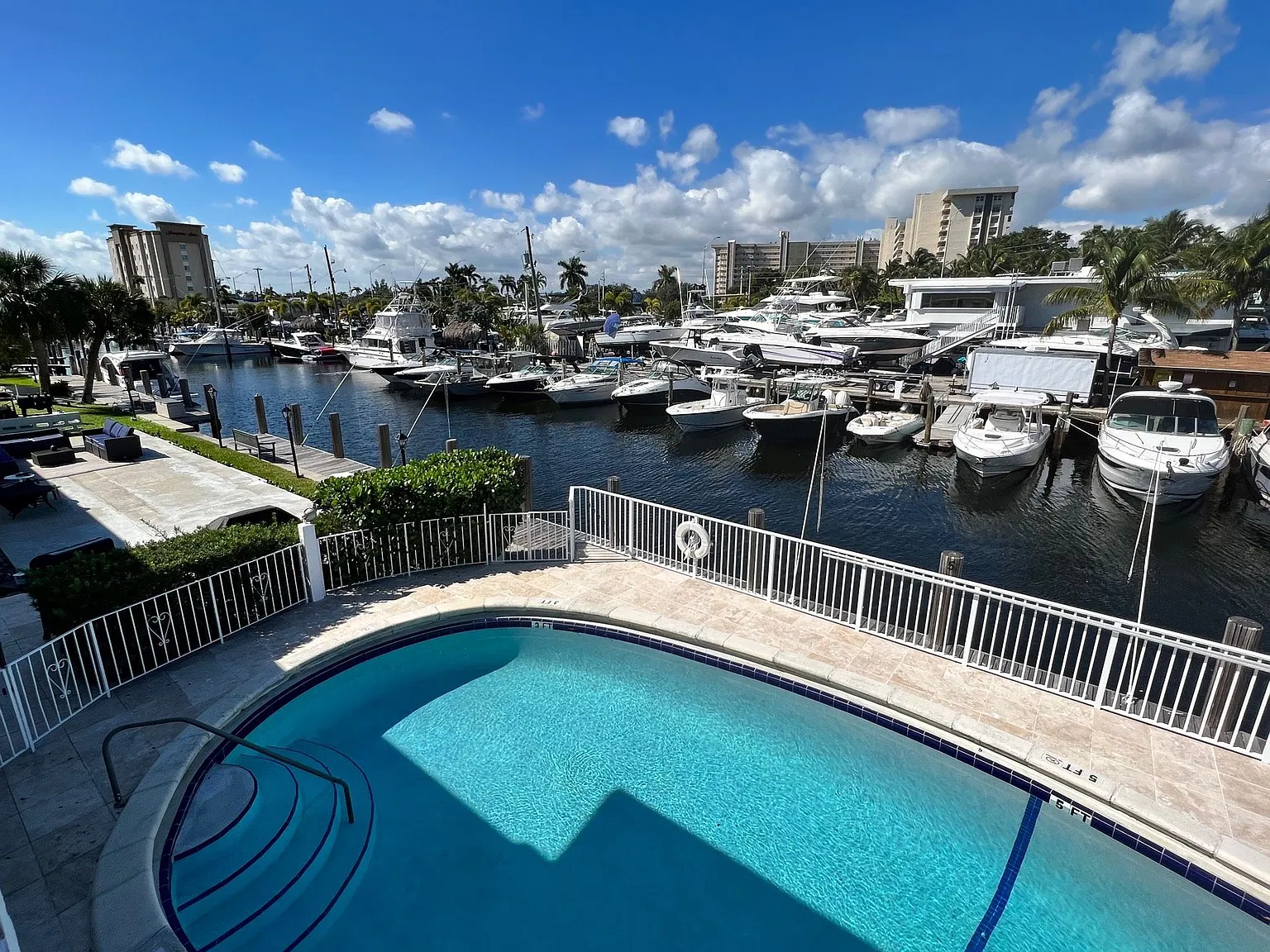 Pompano Harbor Apartments — Photo 2