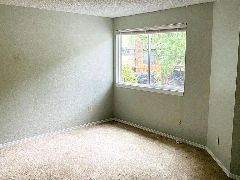 332 SE Donnelly Ln — Photo 19