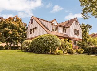 60 Algonquin Rd, Yonkers, NY 10710