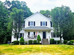 106 Stonehedge Ln, Sparta, NJ 07871