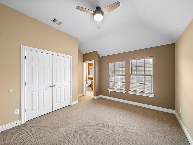 2927 Clinton Dr — Photo 11