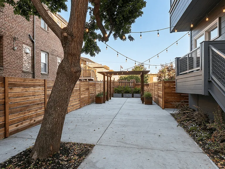 Sycamore Haus — Photo 9