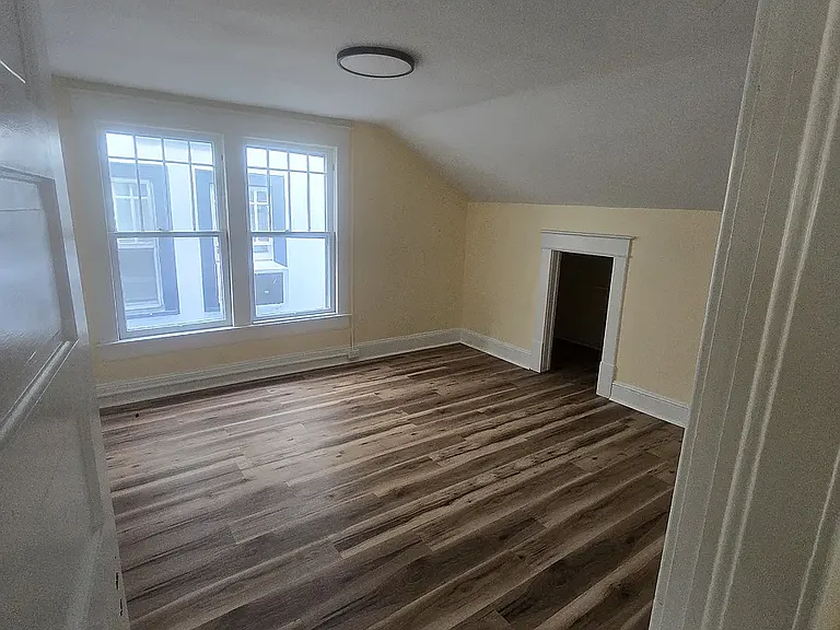 724 Temple Ave — Photo 20