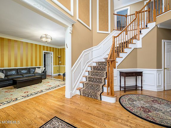 2nd image of 10 Austen Court