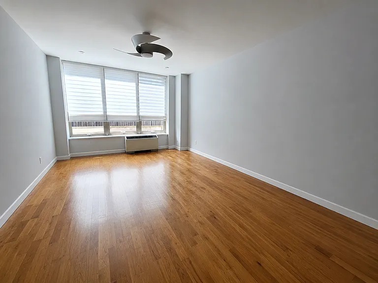 2-17 51st Ave #314 — Photo 3