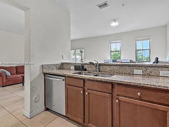3rd image of 10620 NW 88th St APT 216