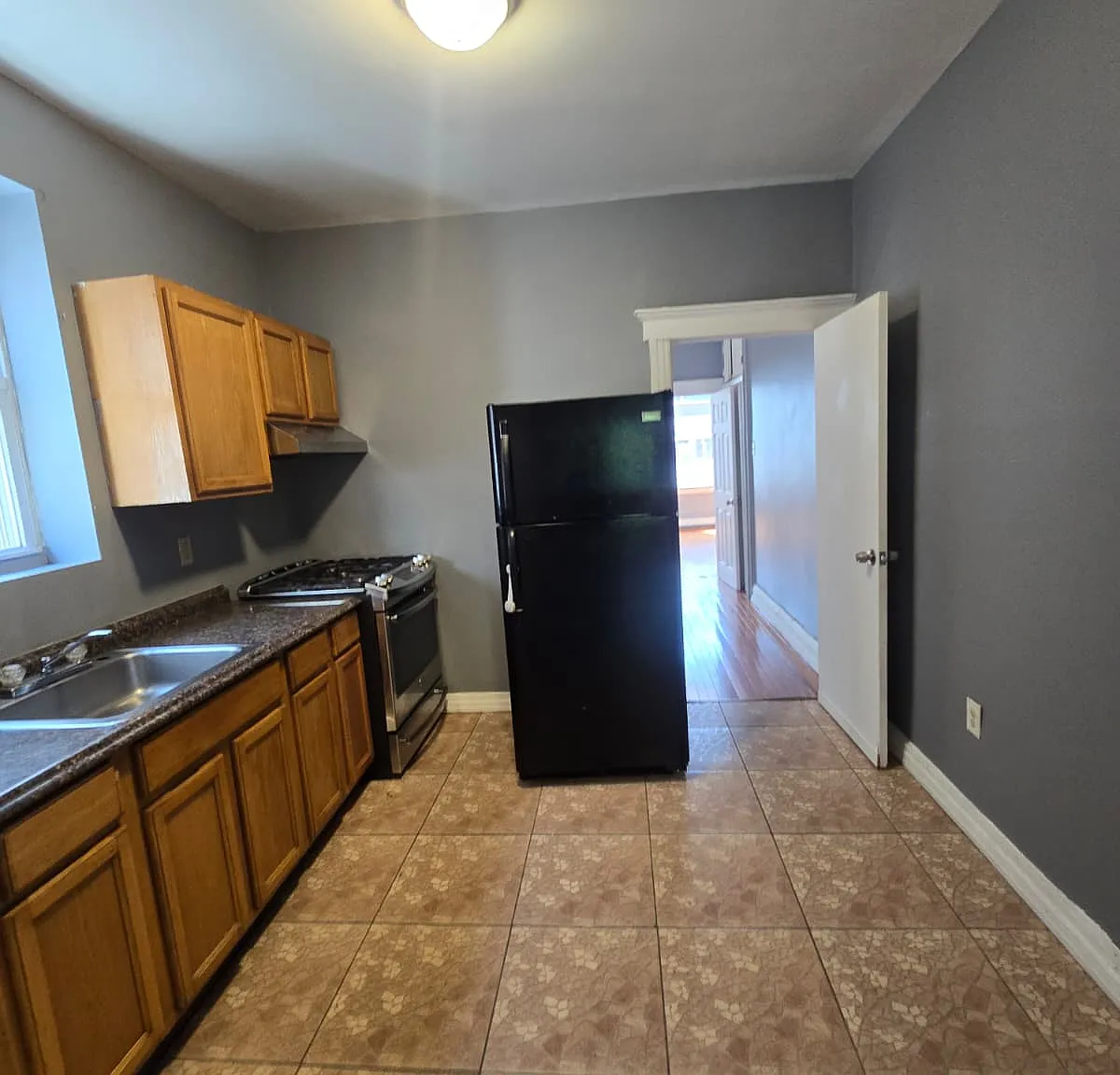 2 bed, $2,000 — Photo 3