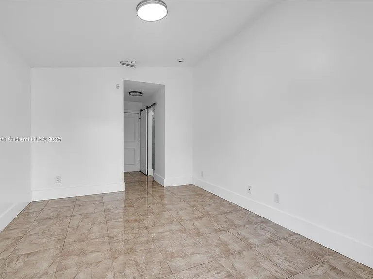 17493 SW 142nd Pl #1 — Photo 11