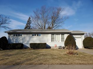 513 Ramsey St, West Burlington, IA 52655