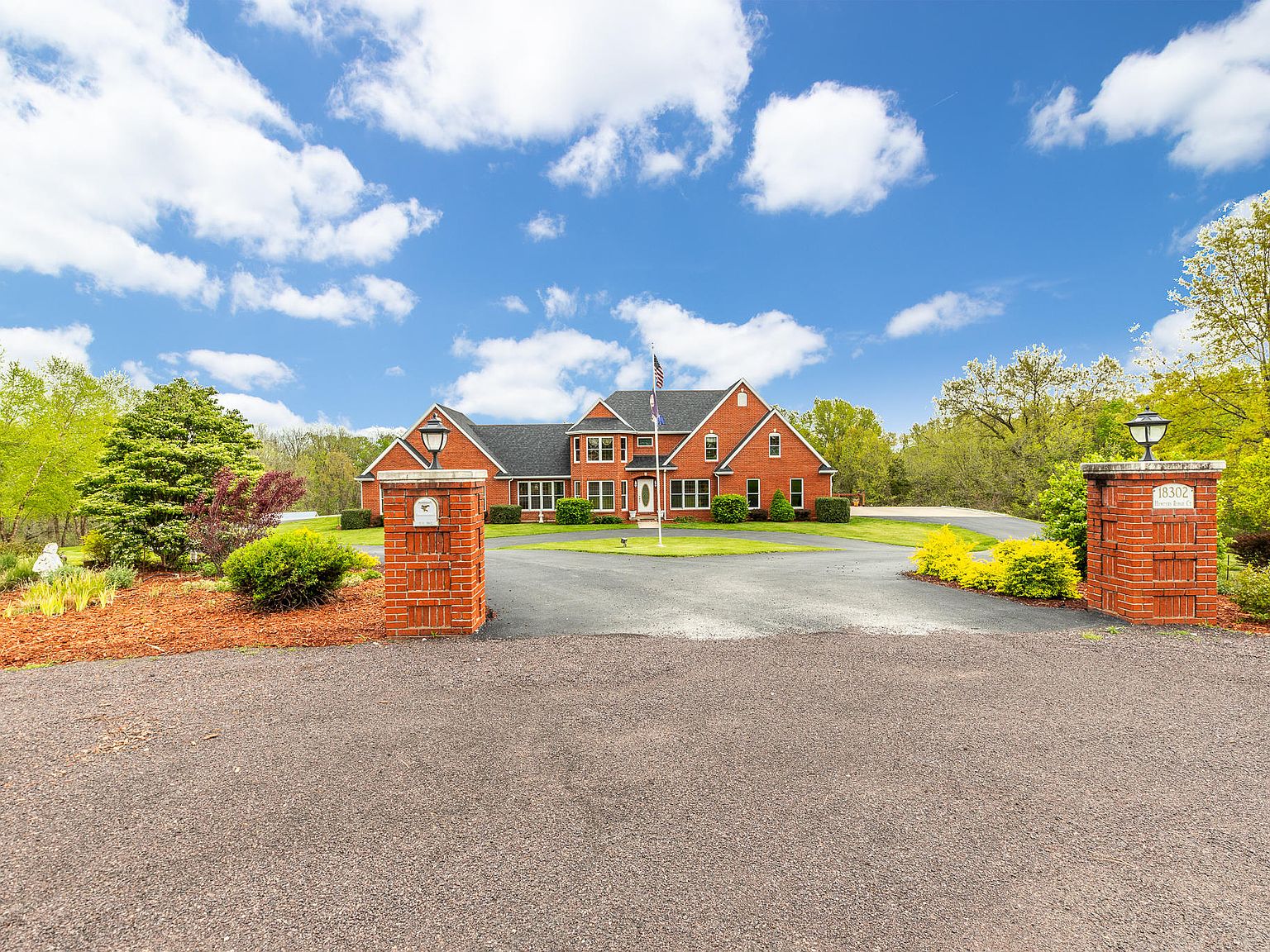 18302 Hunters Ridge Ct, Boonville, MO 65233 | Zillow