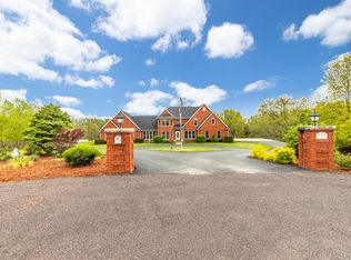 18302 Hunters Ridge Ct, Boonville, MO 65233