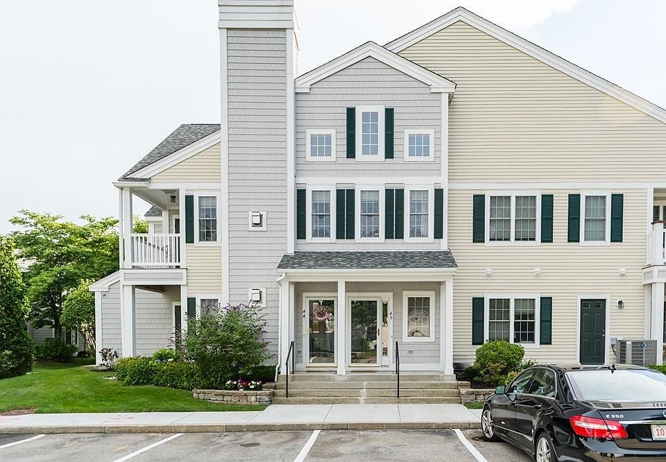 1st image of 45 Village Dr #45