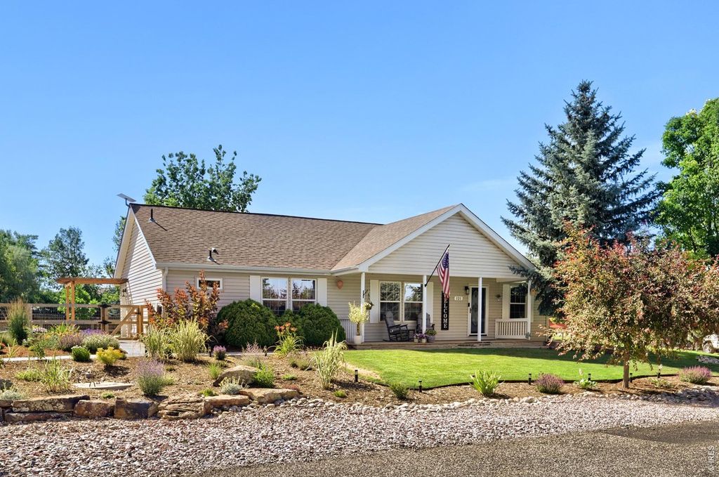 121 Victoria Dr