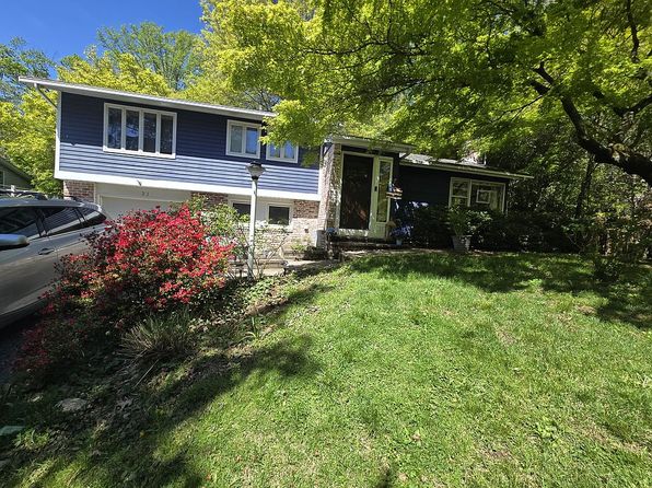 21 Woodridge Ln