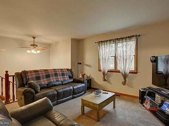 2nd image of 2122 River Rd