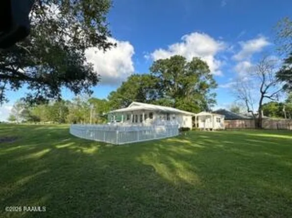 1052 Hebert Ln, Saint Martinville, LA 70582