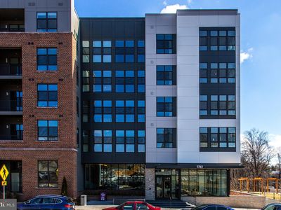 1761 Old Meadow Rd #215, McLean, VA, 22101