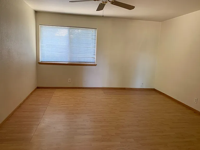 301 Arlen Dr — Photo 7