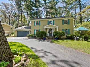 1310 Peninsula Ct, Traverse City, MI 49686