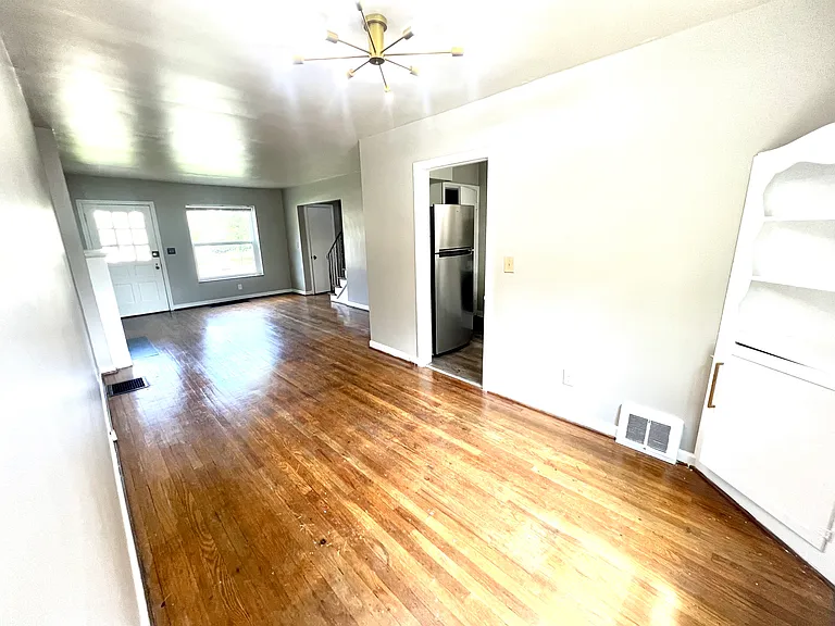 1571 Waltham Rd #1 — Photo 6