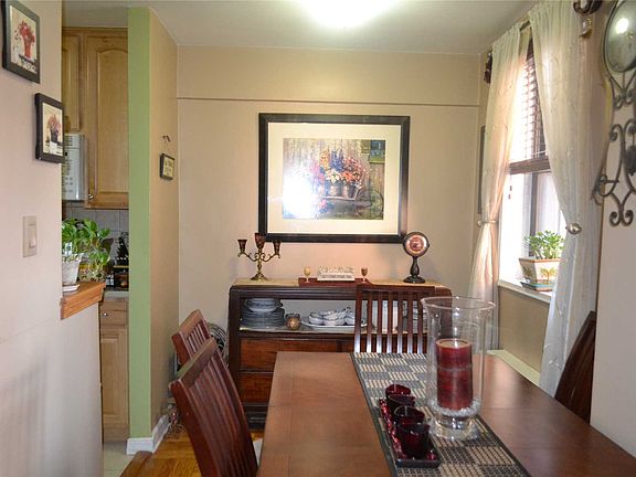 3rd image of 13705 Franklin Ave APT 1E