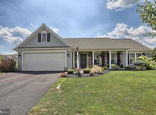 27 Loganberry Ct, Womelsdorf, PA 19567