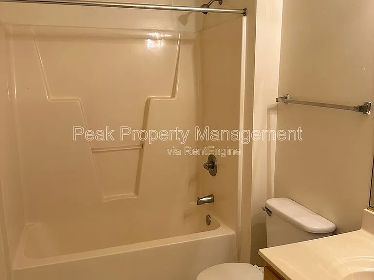 801 Virginia Center Pkwy — Photo 8