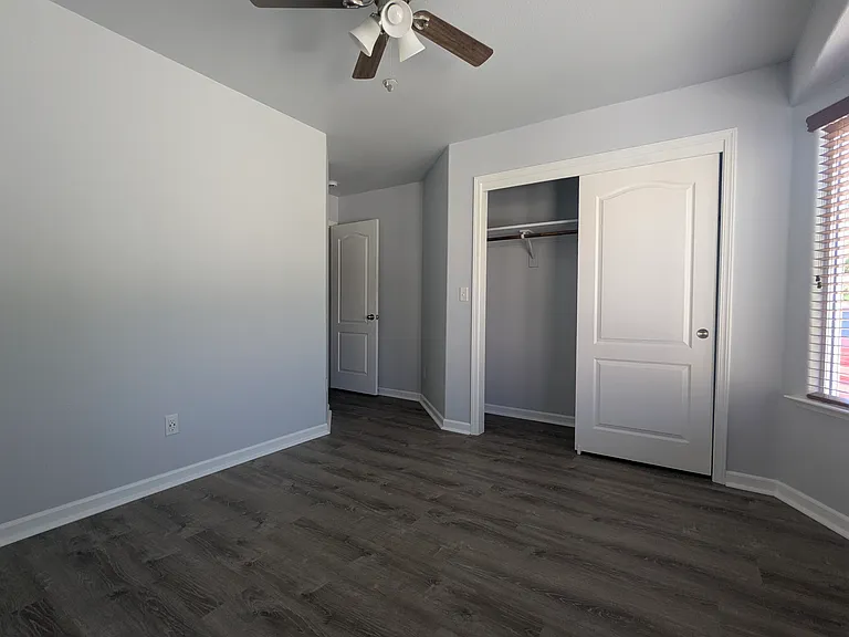 286 Santa Barbara Ave — Photo 33