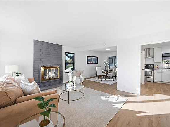 4th image of 36500 Alder Ct