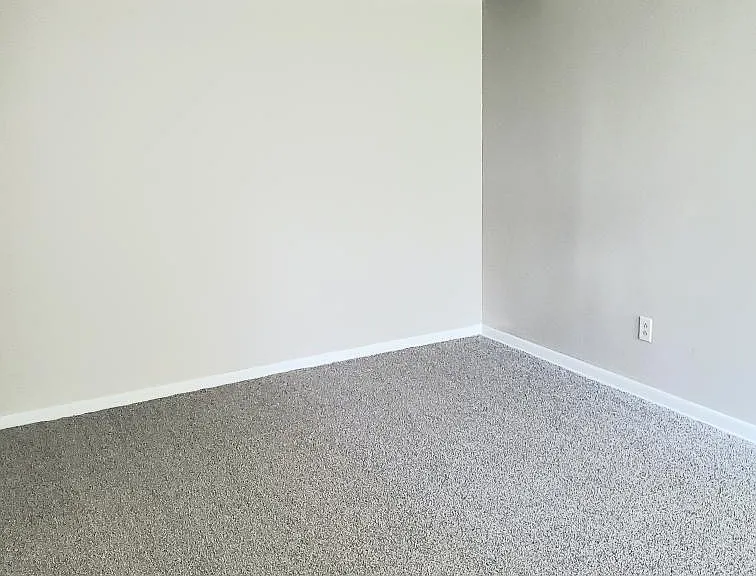 406 Burbank Dr #70 — Photo 4