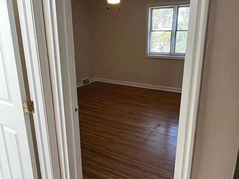 23 Madison Dr — Photo 11