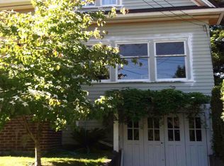 1015 NE 72nd St, Seattle, WA 98115