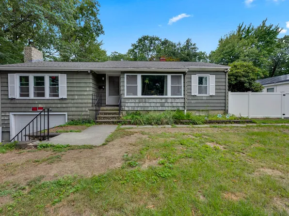 63 Wayside Rd, Worcester, MA 01605