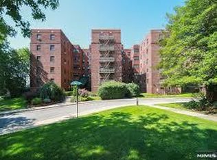 2333 Hudson Ter, Fort Lee, NJ 07024